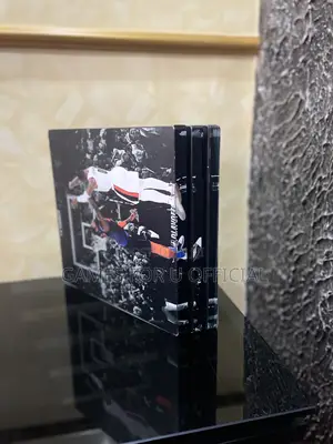 Ps4 Pro Console Chipped 15 Games
