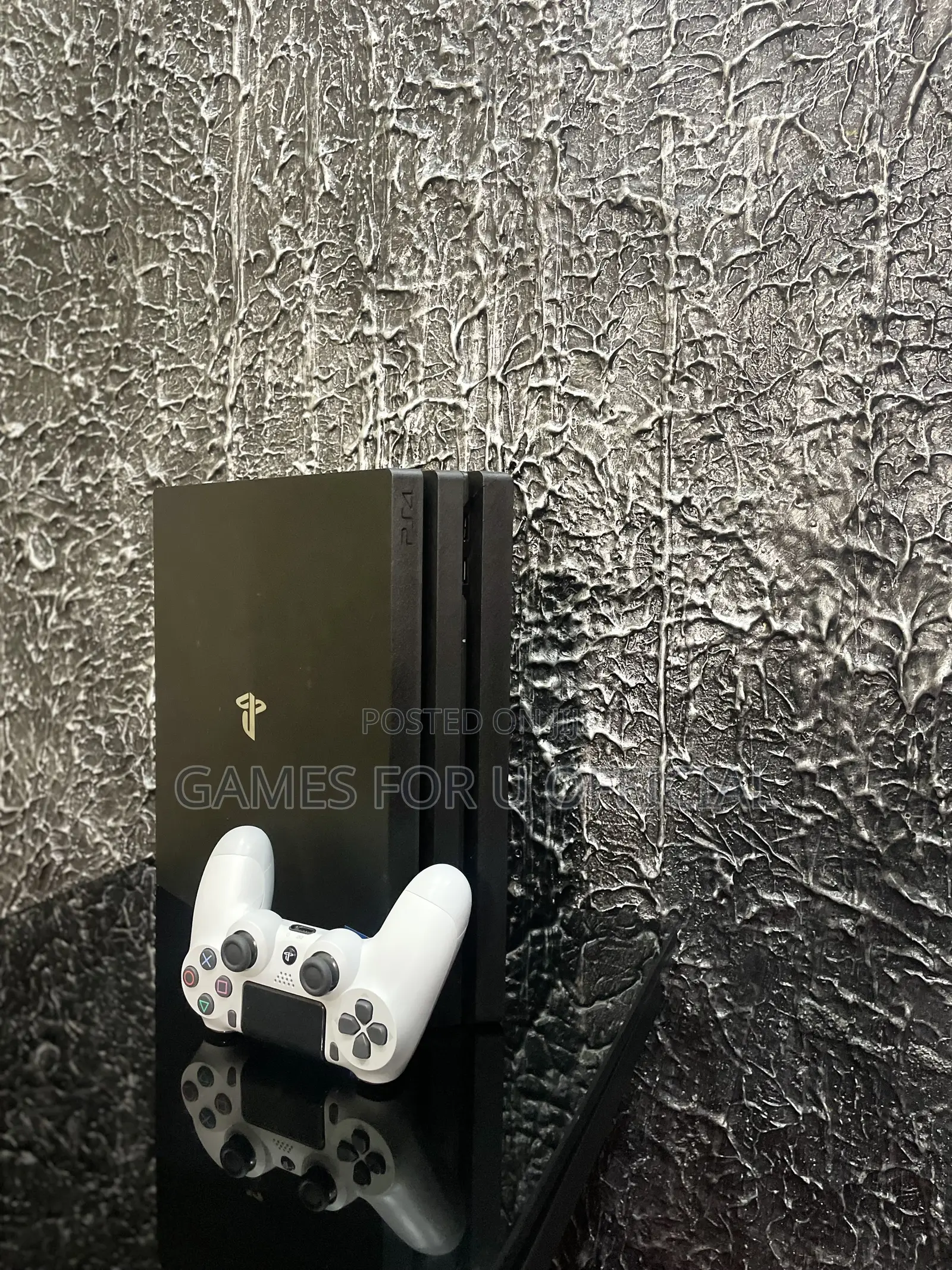 Ps4 Pro Console Chipped 18 Games 1 Pad White