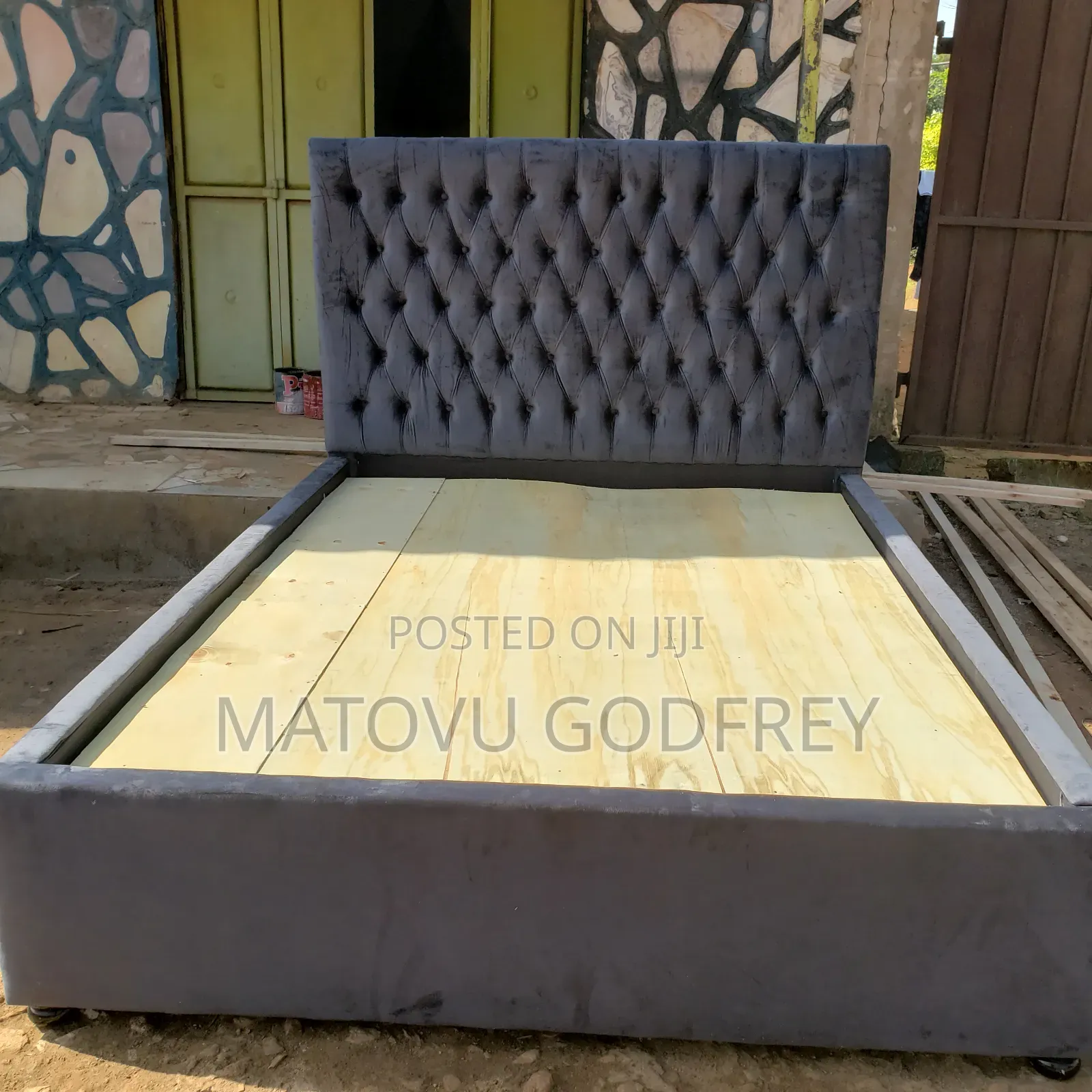 Free 5x6 Gray Bed