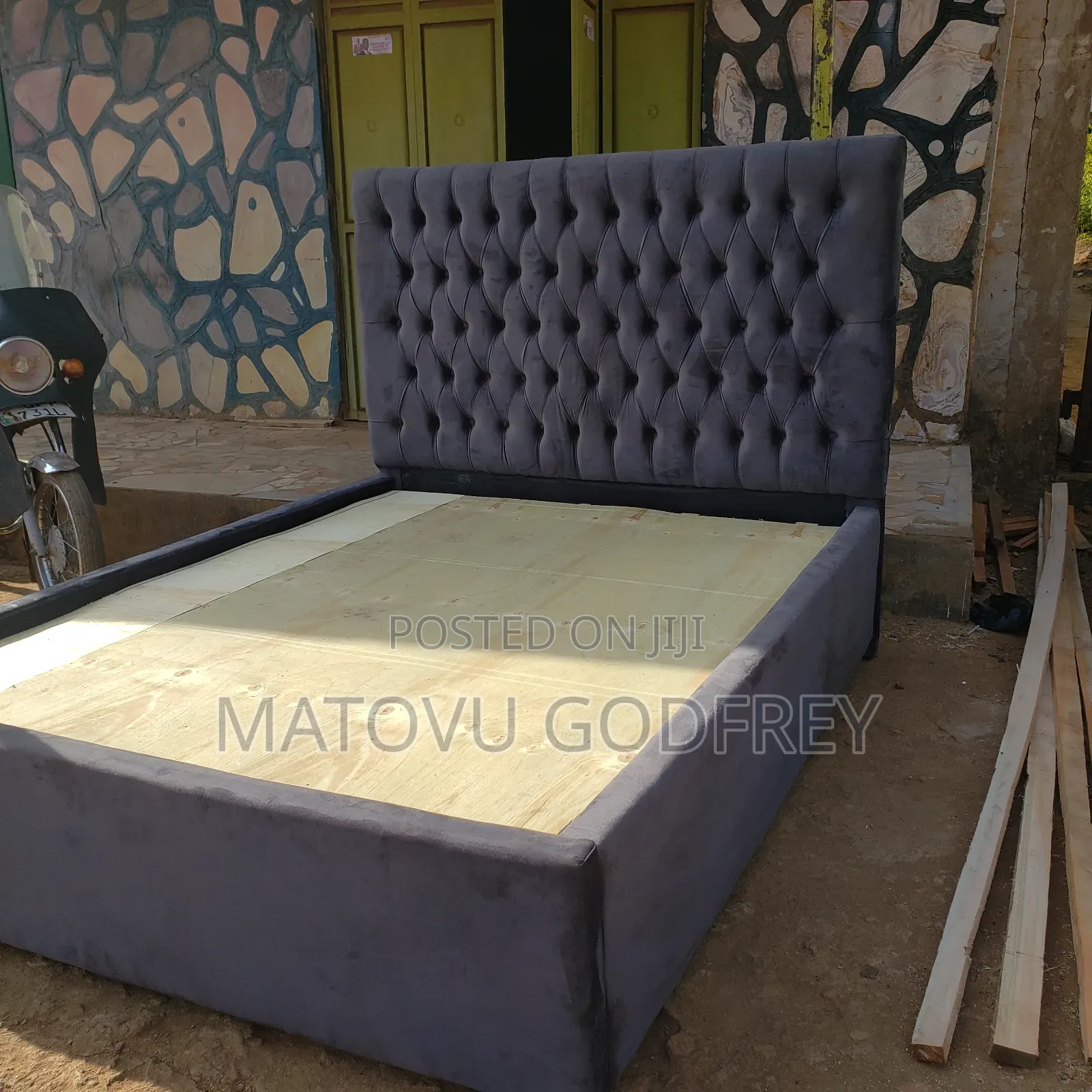 Free 5x6 Gray Bed