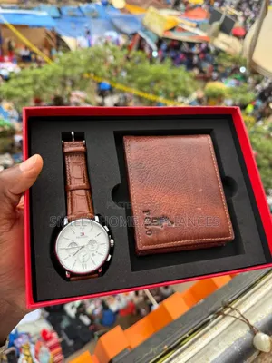 Original Tommy Hilfiger Men's Strapped Strapped Writs Time Gift Box
