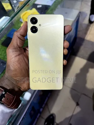 Samsung Galaxy A06 64 GB Gold