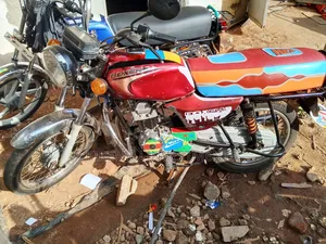 Bajaj Boxer 100 2017 Red