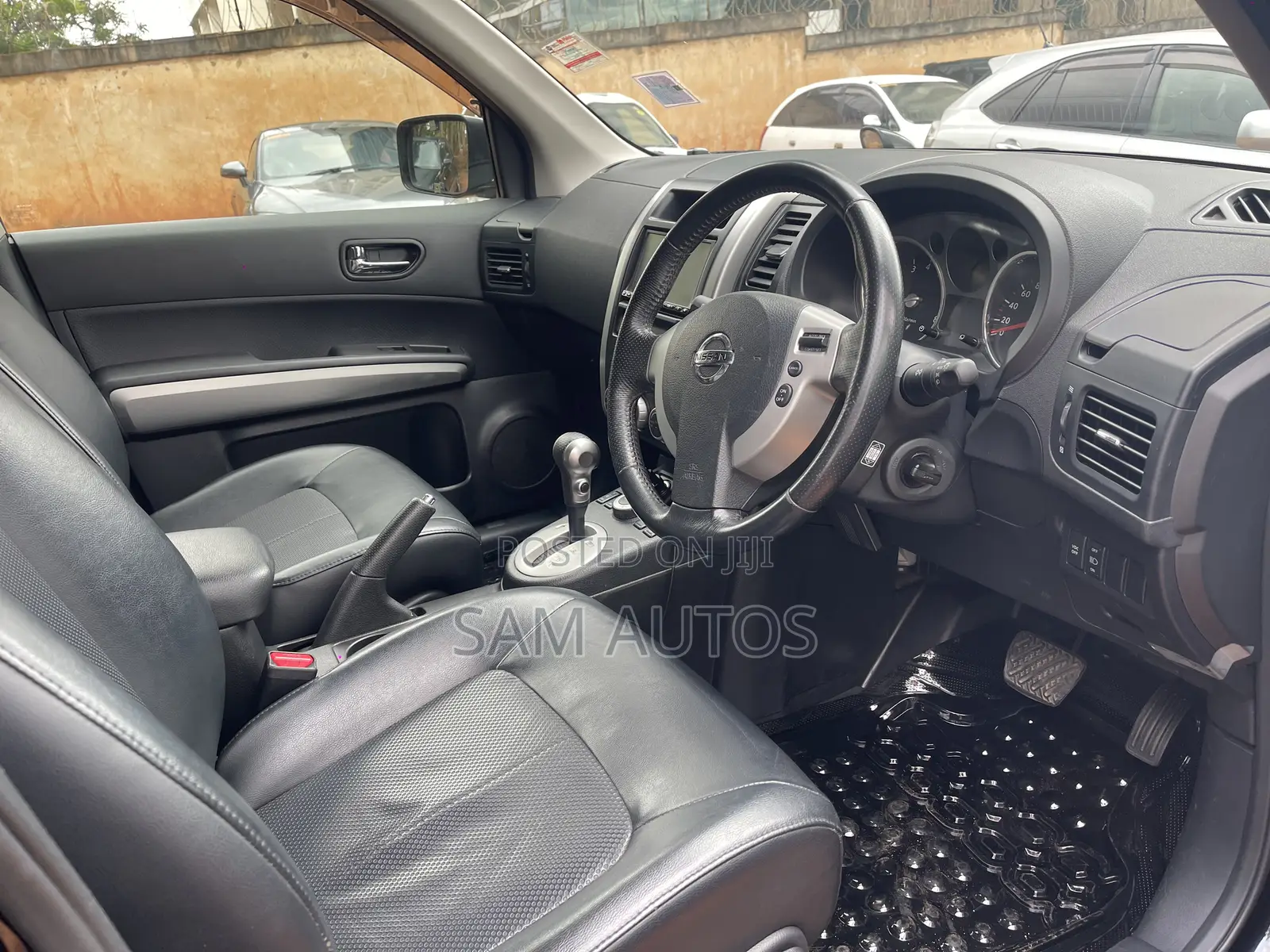 Nissan X-Trail 2010 Black