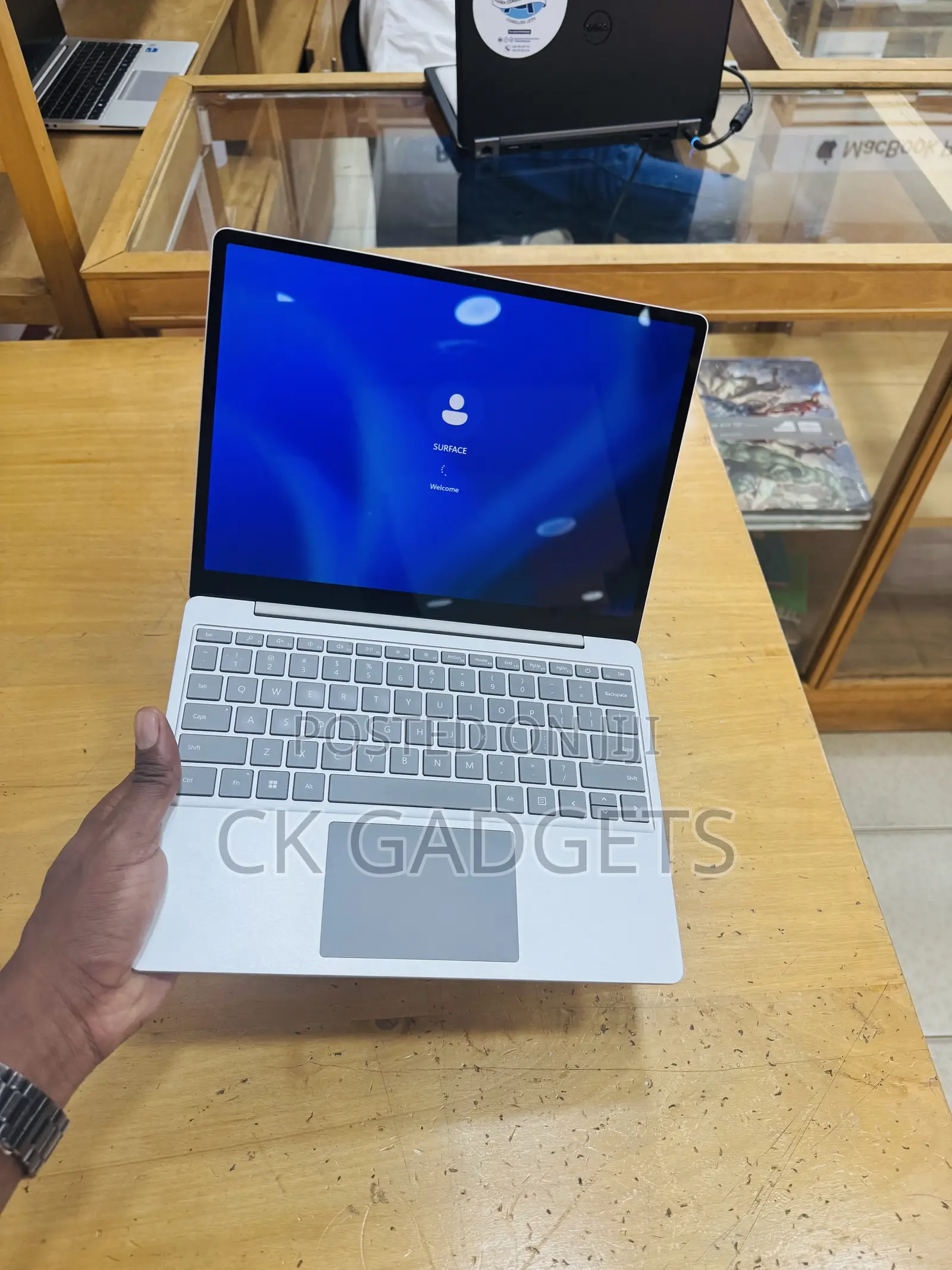 New Laptop Microsoft Surface Go 4 8GB Intel Core I5 SSD 256GB