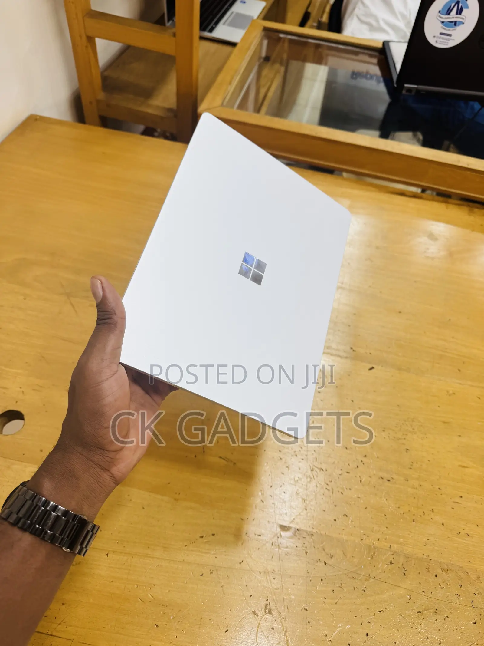 New Laptop Microsoft Surface Go 4 8GB Intel Core I5 SSD 256GB