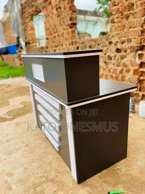 Recaption Desk