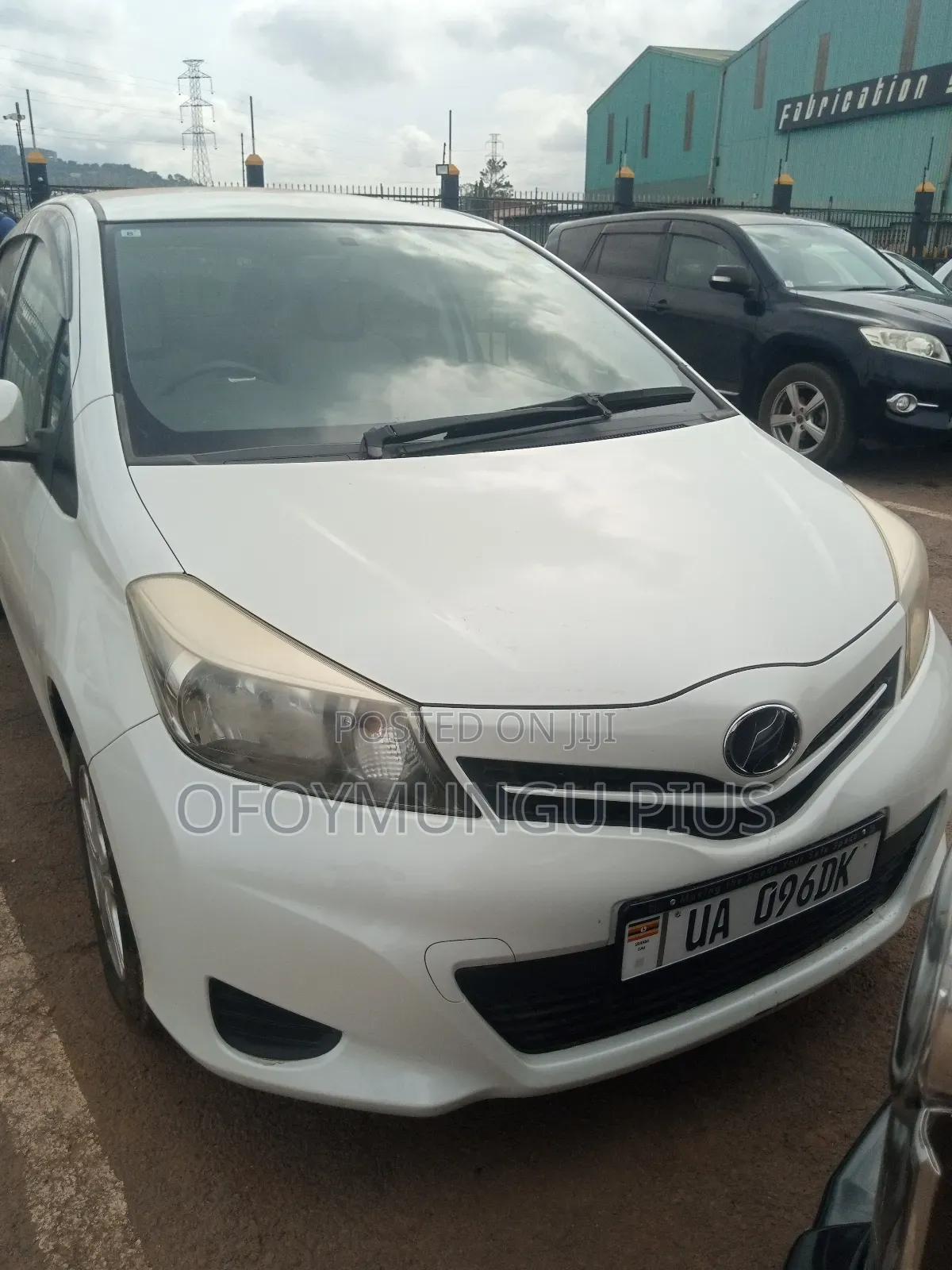 Toyota Vitz 2011 Orange