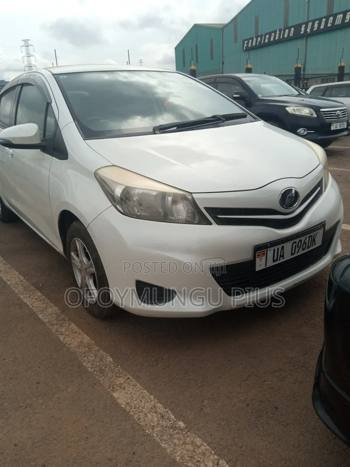 Toyota Vitz 2011 Orange