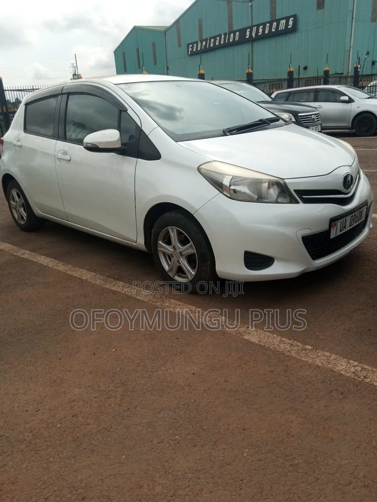 Toyota Vitz 2011 Orange