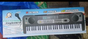 Mq-6119 Kid's Electronic Keyboard.