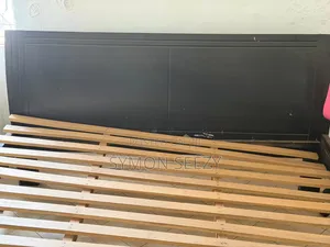 6*6 Wooden Bed