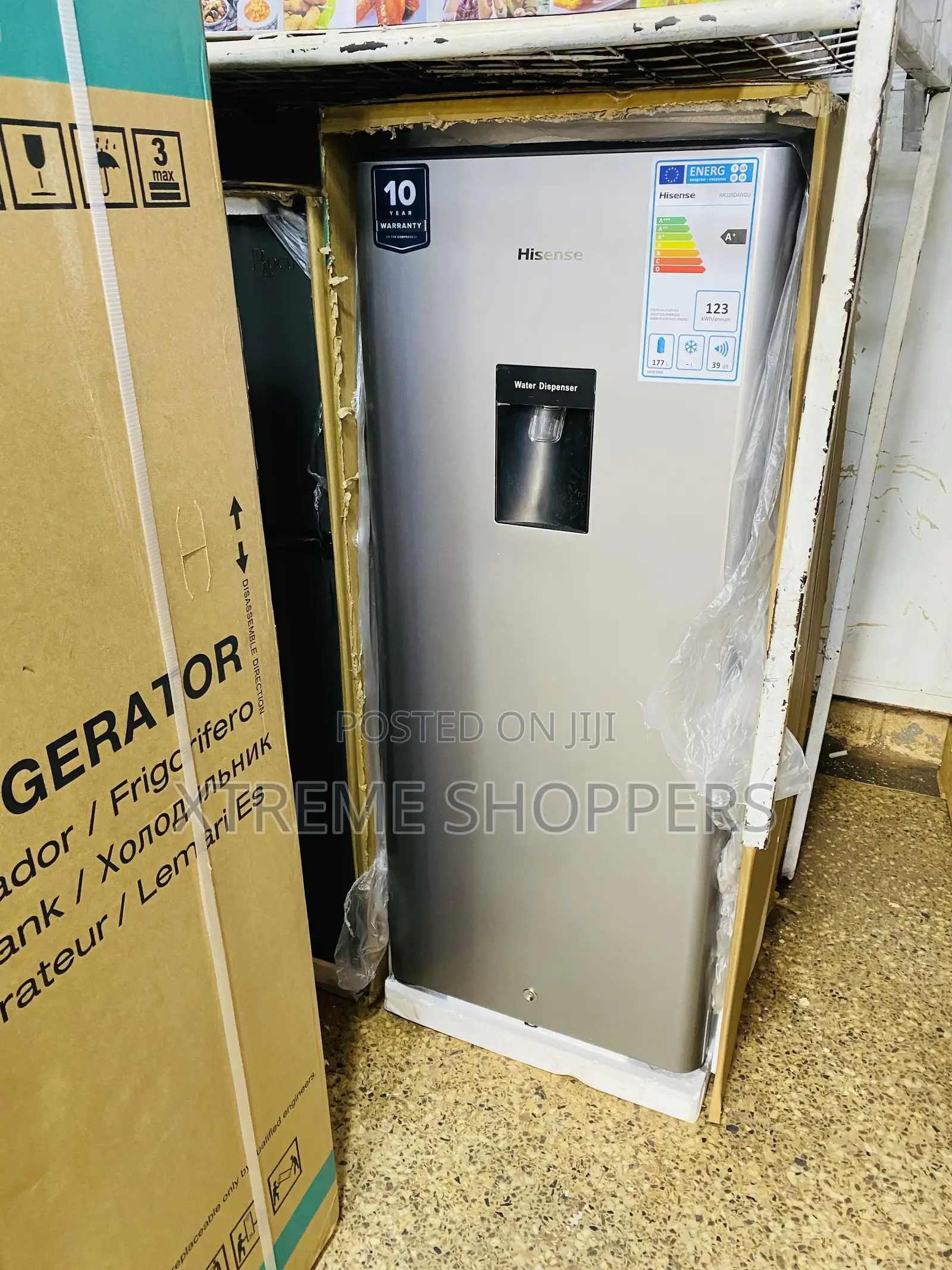 First Point /Fridge Freezer /Dispenser /229liters