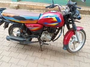Bajaj Boxer 125 2020 Red