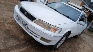 Toyota Mark II Qualis 2002 White