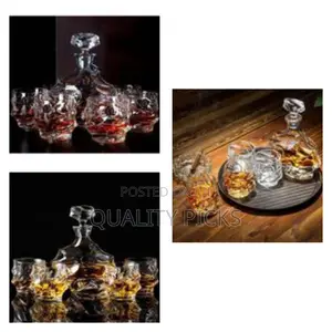 Elegant Crystal Whiskey Decanter and Glass Set - Transparent