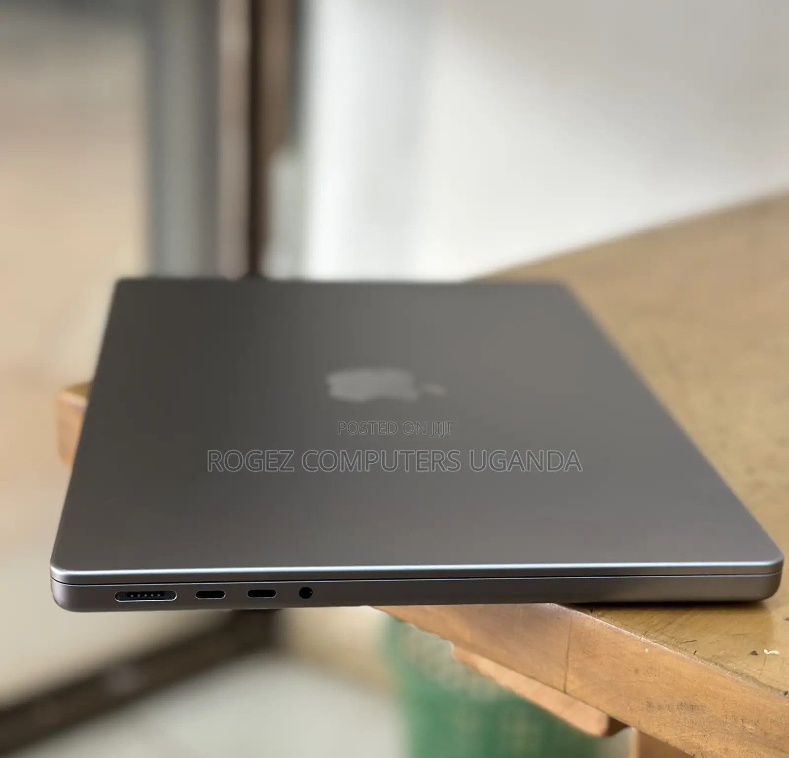 New Laptop Apple MacBook Pro 2020 M1 16GB Apple M1 Pro SSD 512GB