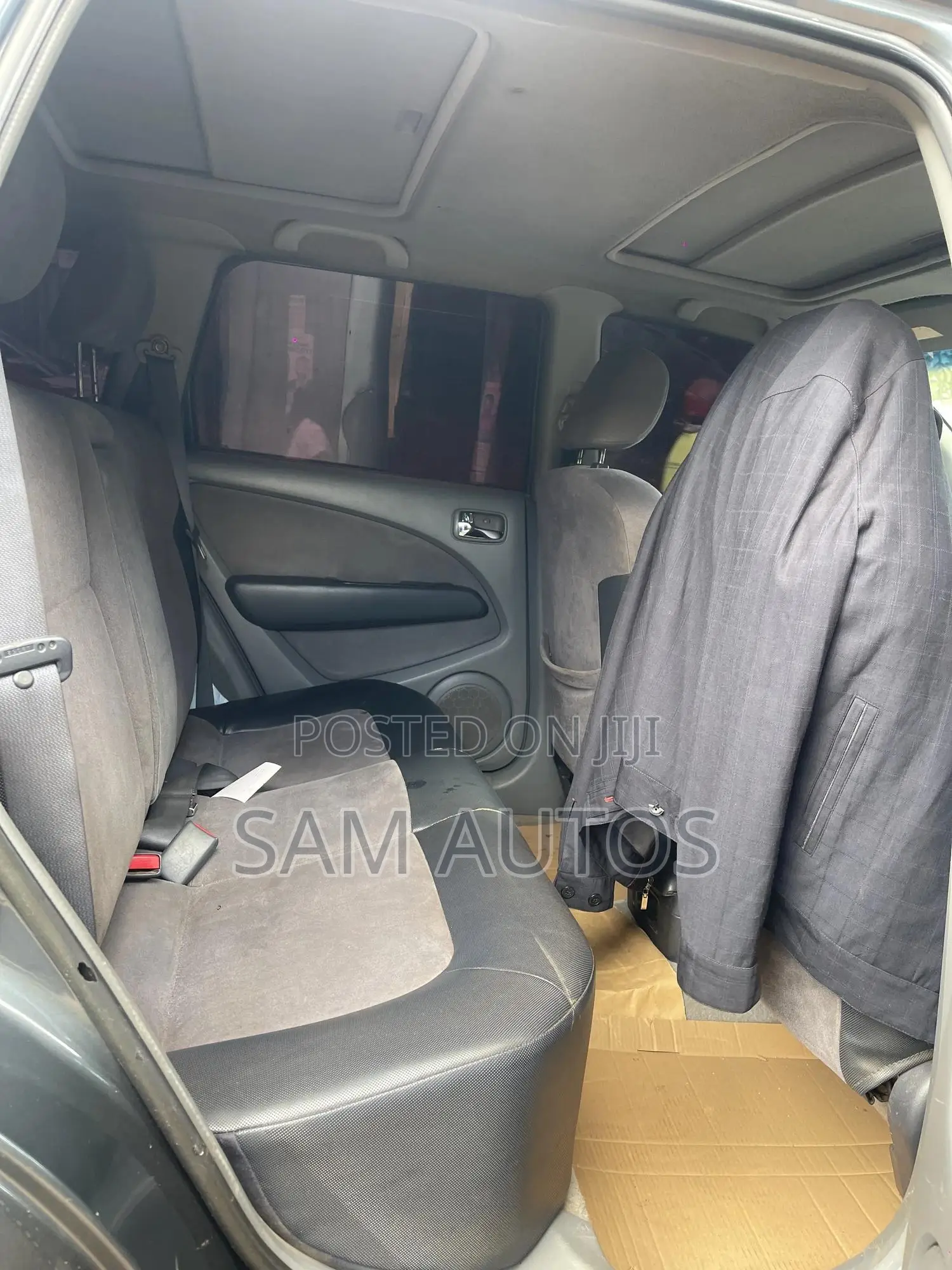 Mitsubishi Dion 2002 Gray