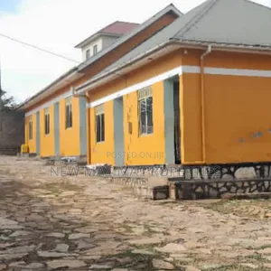 Very Busy Guest House Of Over 10 Selfcontained Guest Rooms Oquicksale