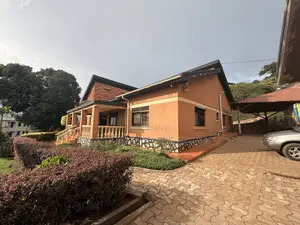 5bdrm House in Mbuya, Central Division for sale
