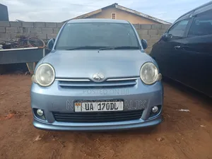 Toyota Sienta 2011 Blue