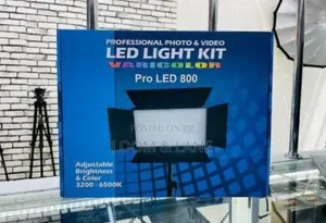 Led 800 Full Kit Light and Stand With Two Batteries