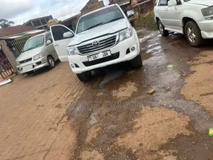 Toyota Hilux 2015 White