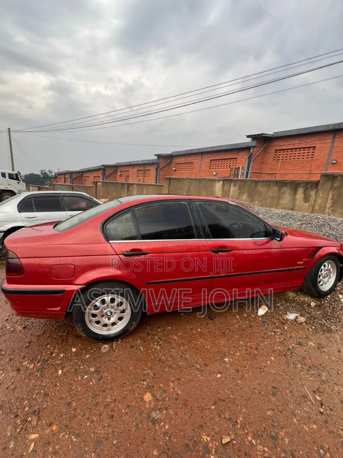 BMW 320i 2004 Red
