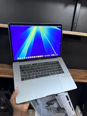Laptop Apple MacBook Pro 2019 16GB Intel Core I9 SSD 512GB