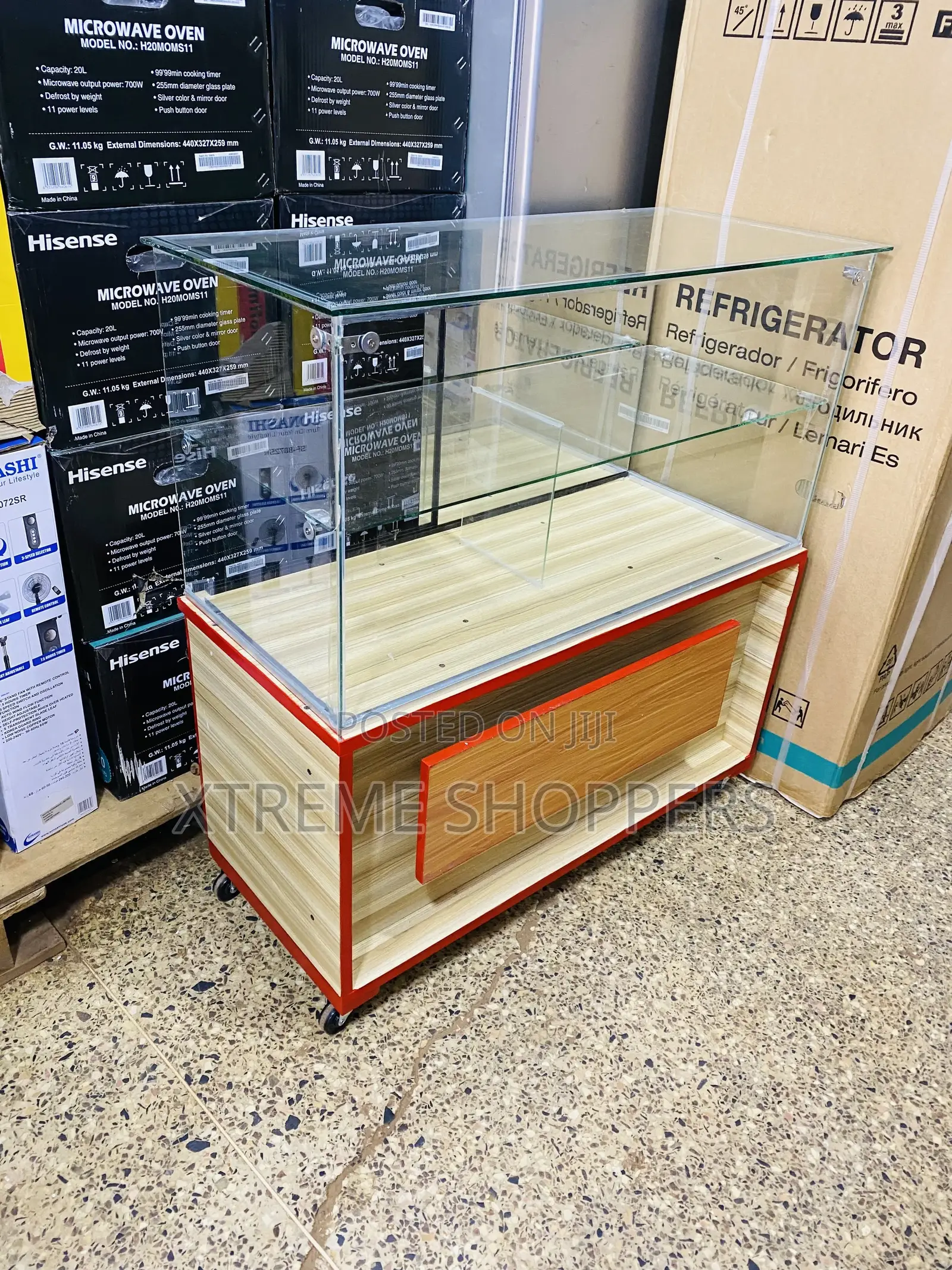 Safe Keeping / Phone Display /Quality Counter /Glass 3ft