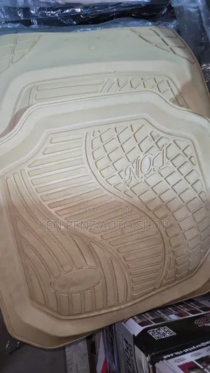 Universal- Fit PVC Rubber No.1 Floor Mats ( Brown)