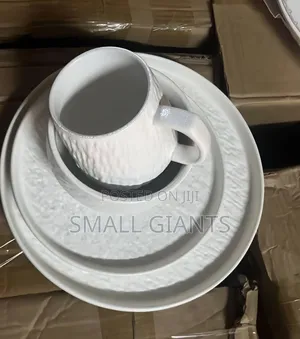 24-Piece Ceramic Dinner Set With a Rock-Glazed