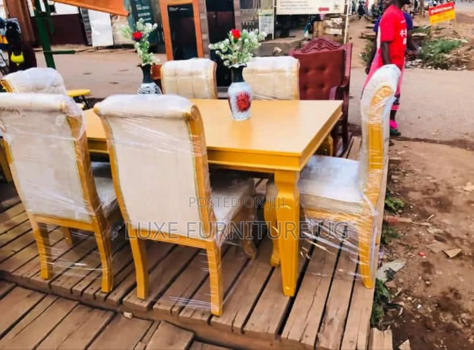6seater Dinning Table/Modern Design