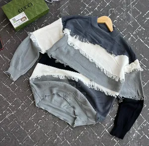 Block Frayed Knitted Pullover Sweater.