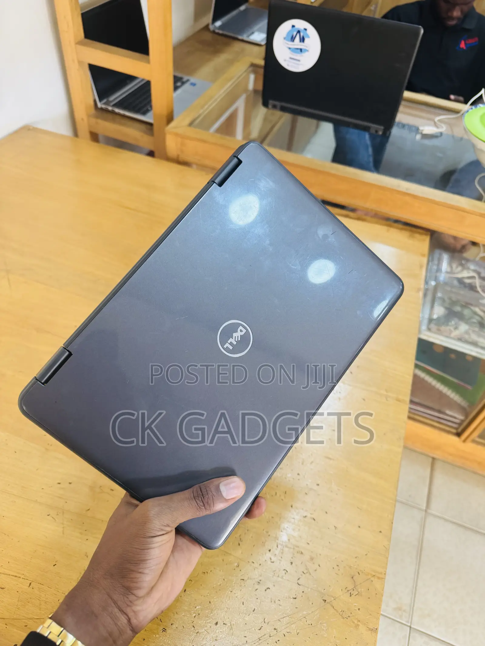 New Laptop Dell Latitude 3189 4GB Intel Celeron SSD 128GB