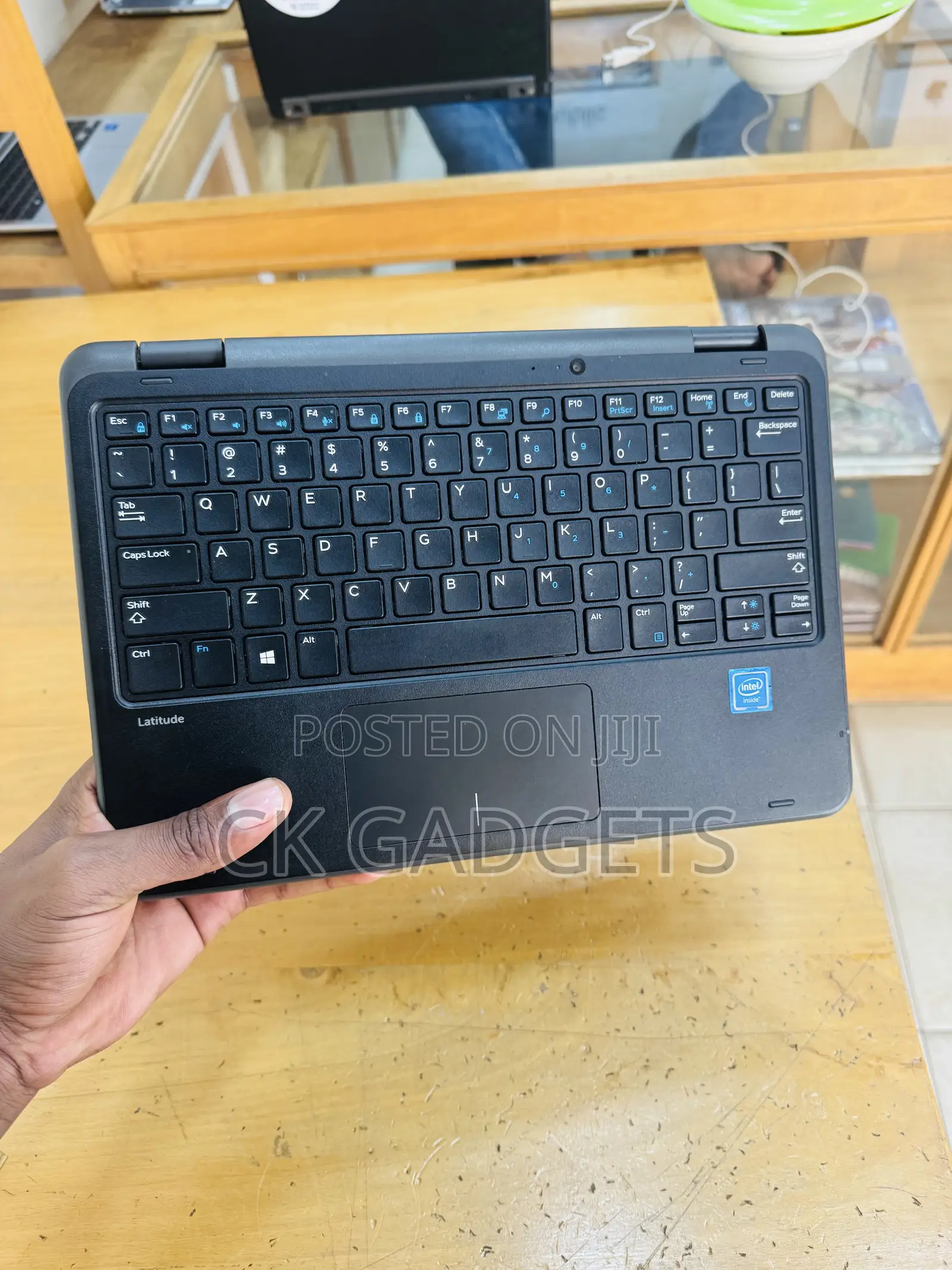 New Laptop Dell Latitude 3189 4GB Intel Celeron SSD 128GB