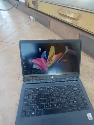 Laptop HP 240 G8 4GB Intel Core I5 HDD+SSD 750GB