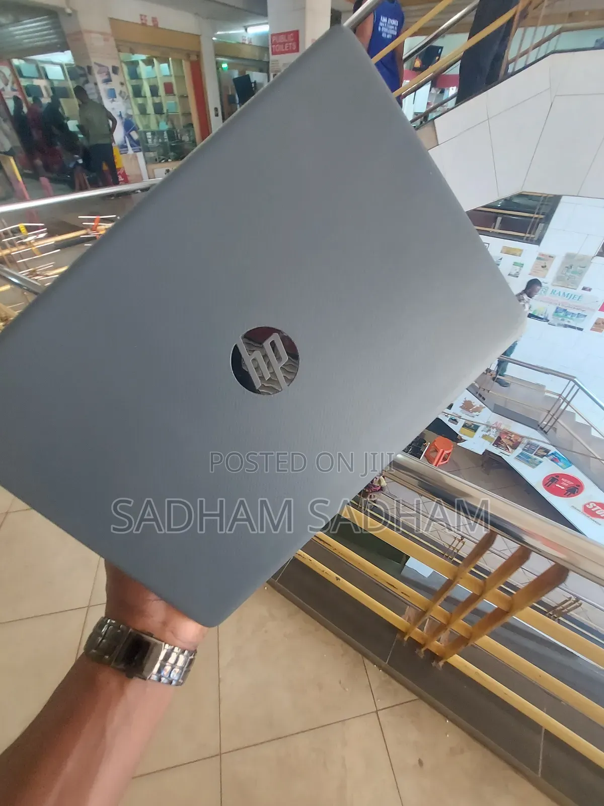 Laptop HP 240 G8 4GB Intel Core I5 HDD+SSD 750GB