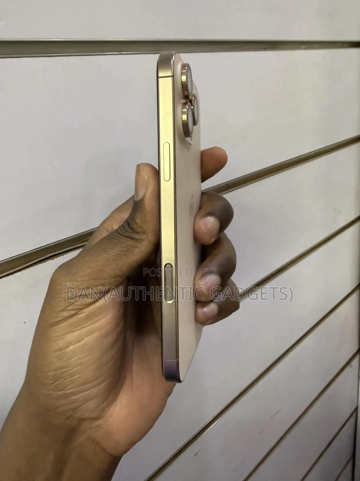 Apple iPhone 16 Pro Max 1 TB Gold