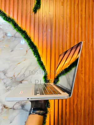 Laptop Apple MacBook Pro 8GB Intel Core I5 SSD 256GB