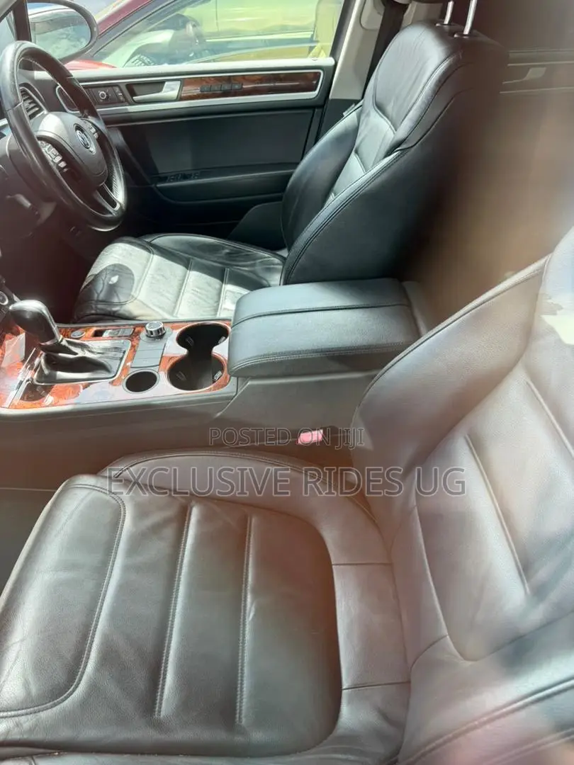 Volkswagen Touareg 2014 Silver