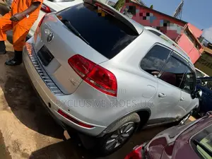 Volkswagen Touareg 2014 Silver