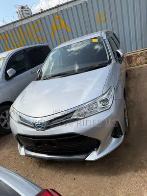 Toyota Corolla Fielder 1.5 Hybrid FWD 2017 Silver