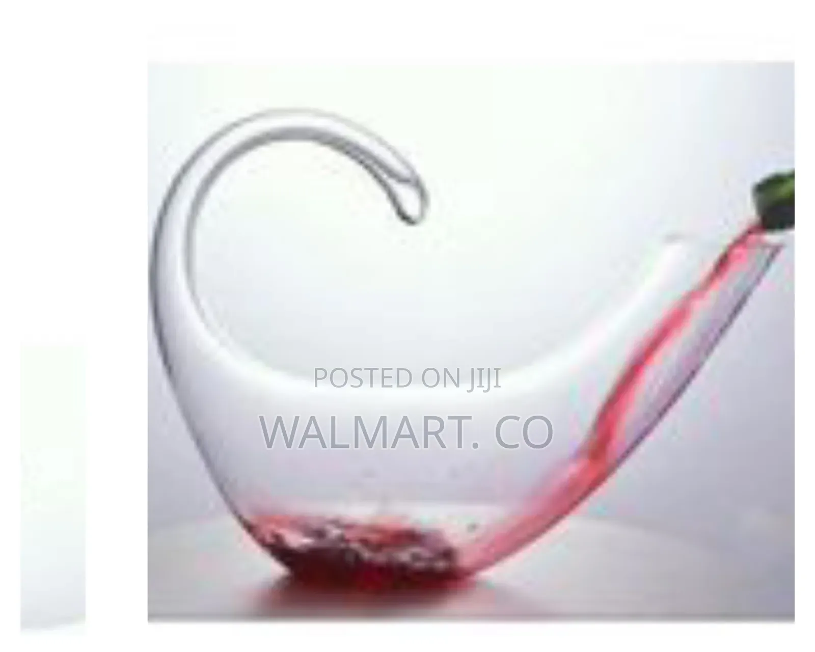Elegant Swan Shaped Glass Wine Decanter
