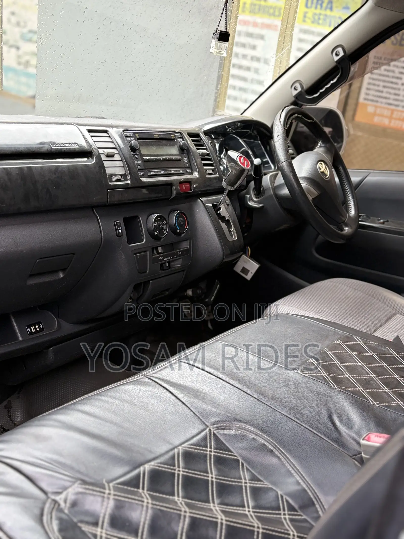 Toyota HiAce 2012 White