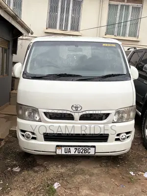 Toyota HiAce 2012 White