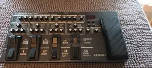 Boss Me-80 Multi-Effects Guitar Pedal