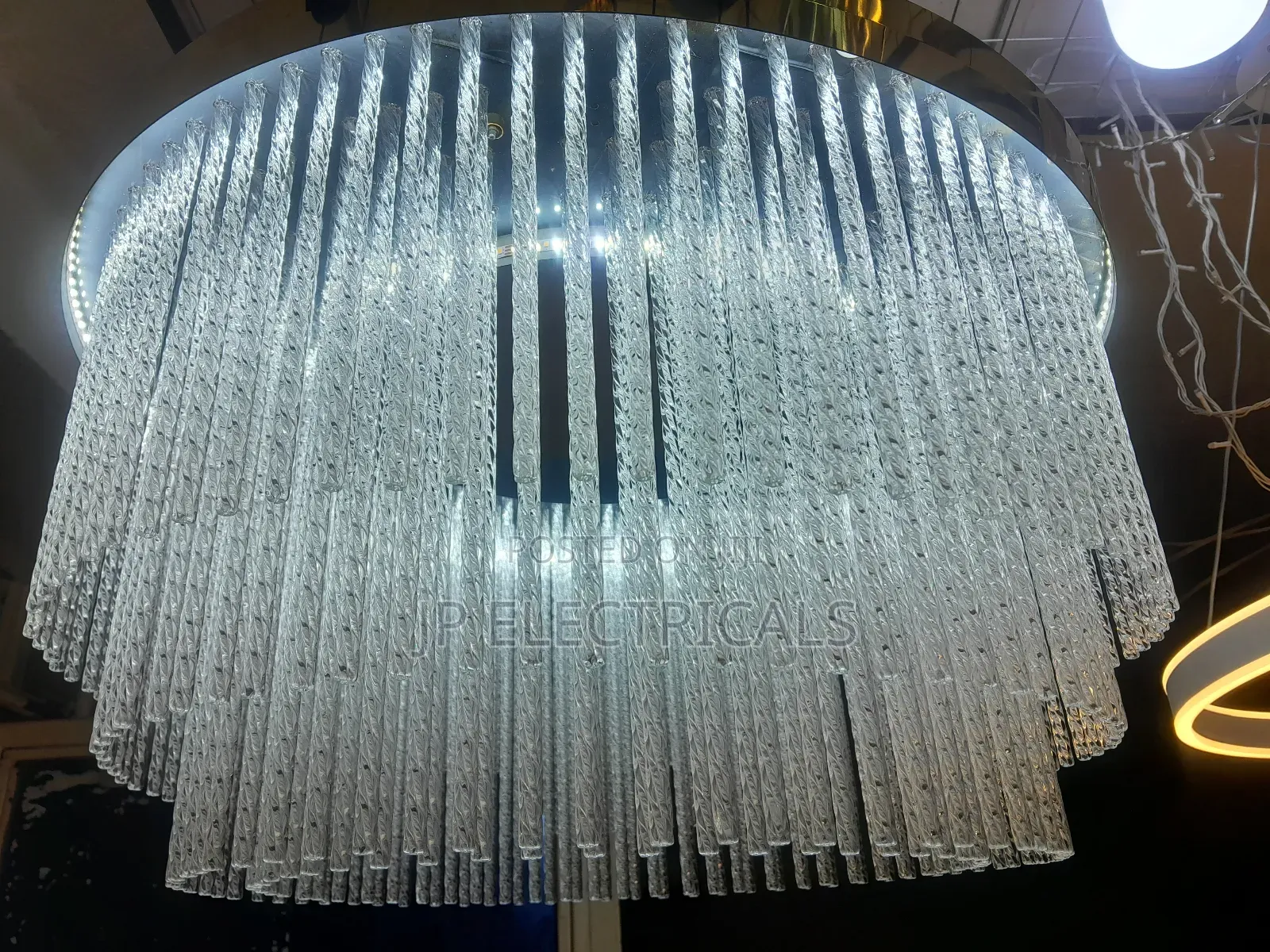Chandelier Worm and Day Light