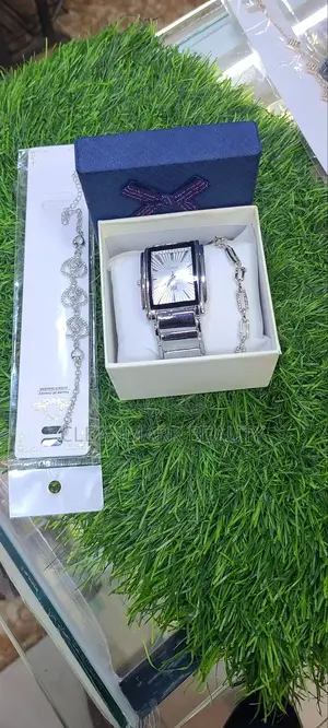 2in 1 a Watch and Bracelet