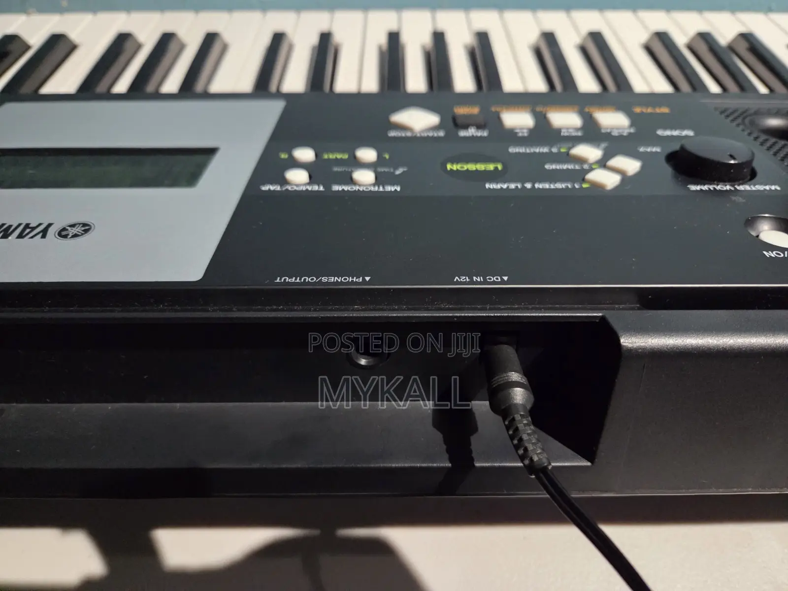 Yamaha PSR-E223 61 Key Unweighted Portable